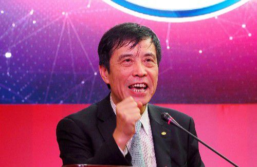 一次性开掉一半，那就是开掉了四五千人。